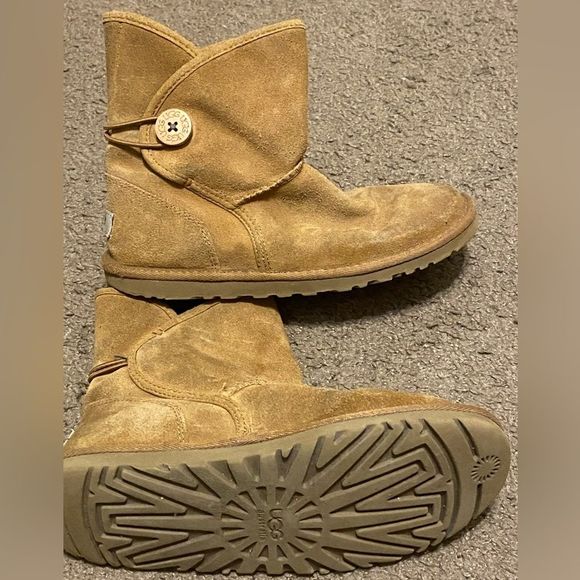 UGG Australia Girls Leona Slip on Boot Chestnut  Beige Kids Size 4M 1010290K - Picture 1 of 4